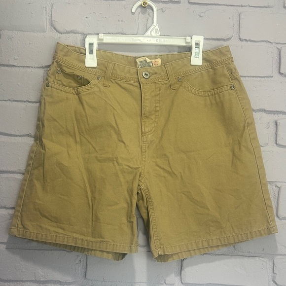 NWOT WOMEN Tan Shorts - Picture 5 of 6